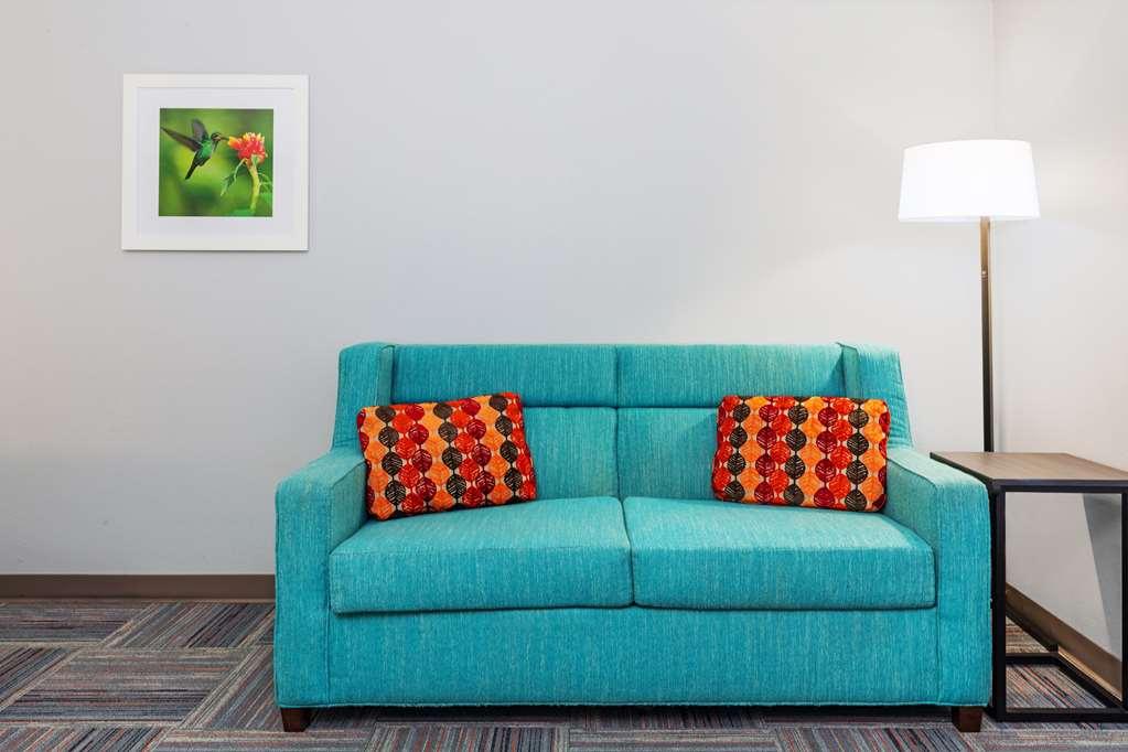 Hampton Miami, Oklahoma 3*